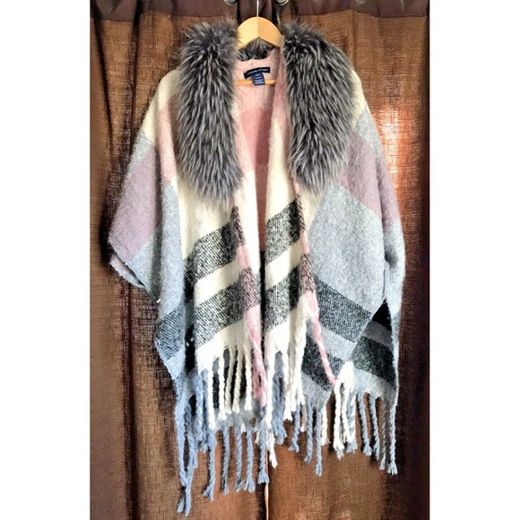 Adrienne Vittadini Faux Fur Collar Kimono Sweater Jacket Poncho Fringe 1 Size - Picture 1 of 7